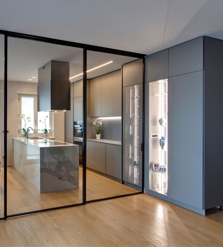 Appartamento Saluzzo: design sartoriale e continuità tra ambienti